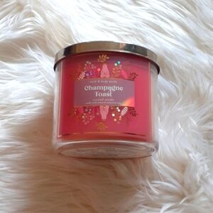 NWT Bath & Body Works Champagne Toast Candle